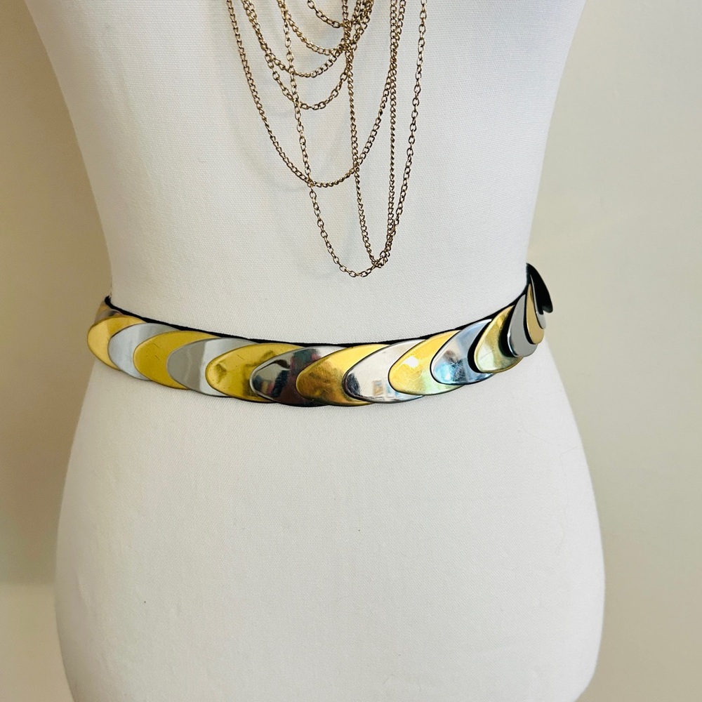 Vintage 70’s Metallic Two-Tone Crescent Link Waist Belt - Gold & Silver